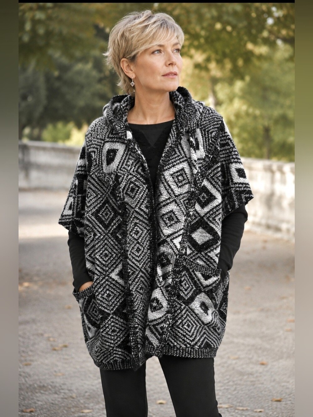 FYLO London Oversized Open Front Cardigan Sweater Poncho. Geo-Print Size Med